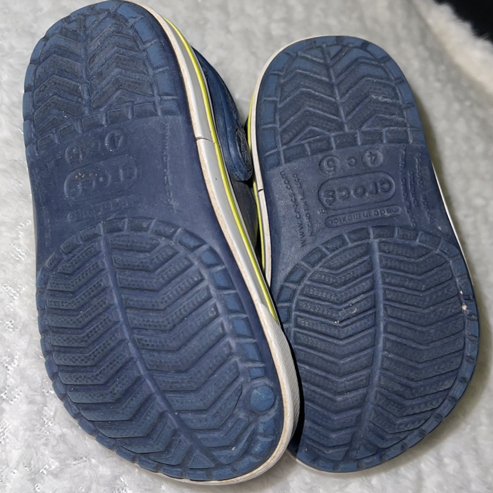 CROCS 4 c 5 - Picture 4 of 4